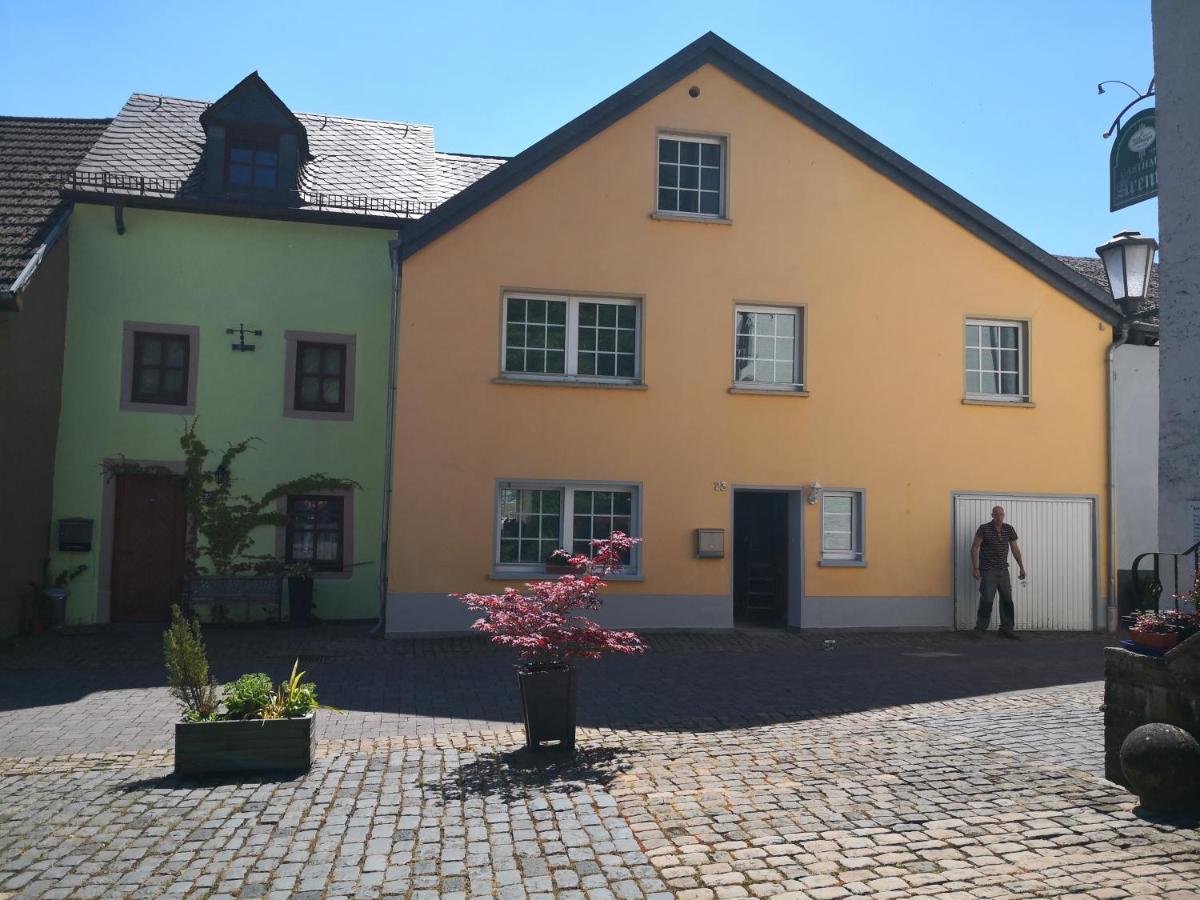 Mooi Ruim Appartement In Antieke Stadsboerderij Schonecken ภายนอก รูปภาพ