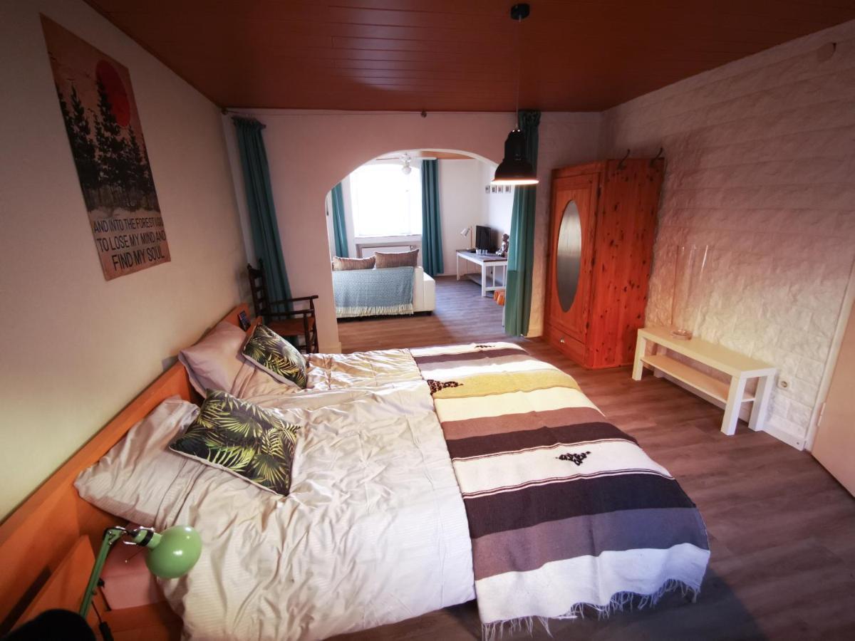 Mooi Ruim Appartement In Antieke Stadsboerderij Schonecken ภายนอก รูปภาพ